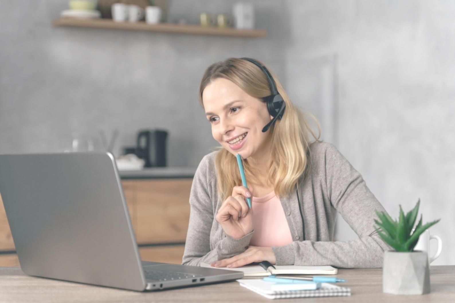 Équipe collaborant sur le développement de solutions financières